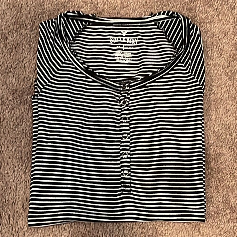 American Eagle Soft and Sext Shirt. Size XSmall